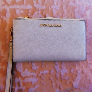 NEW Michael Kors White Leather Wristlet